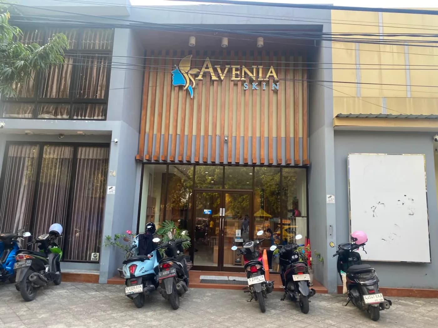 Tampak depan klinik Avenia Skin Tuban